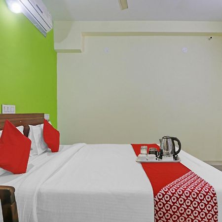 Super Hotel O Dk Reddy Square 하이데라바드 외부 사진
