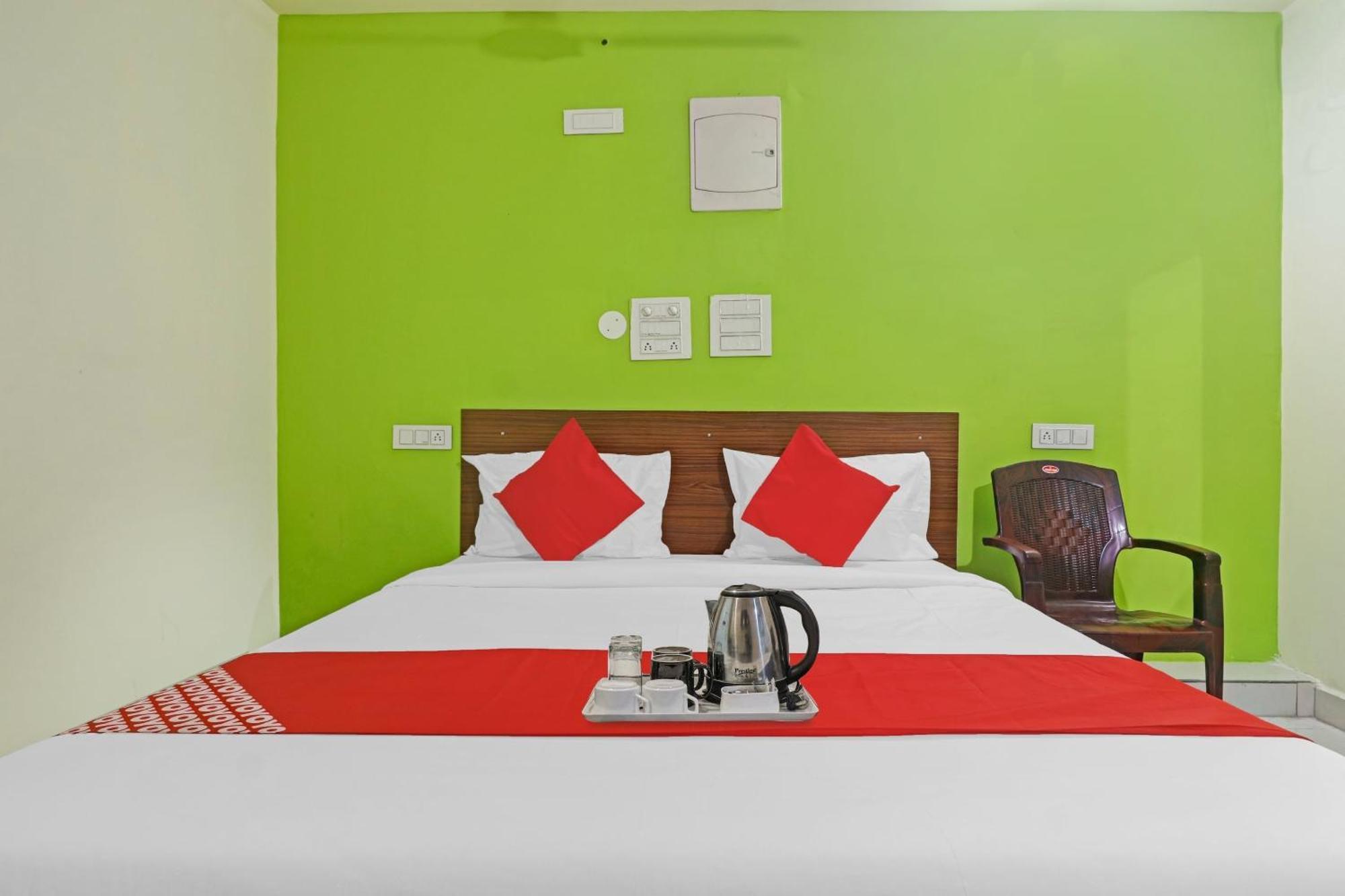 Super Hotel O Dk Reddy Square 하이데라바드 외부 사진