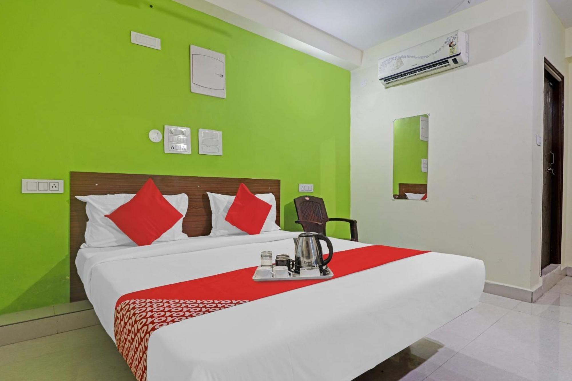 Super Hotel O Dk Reddy Square 하이데라바드 외부 사진